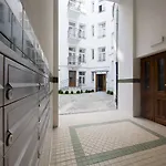 4 ECO Apart Chateau Jagiellonska 22 Warszawa Old Town